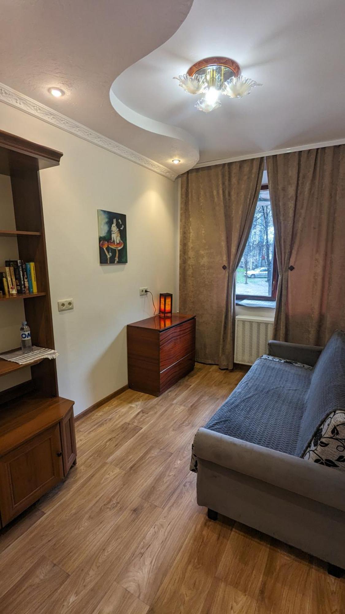 Near The Beautiful Park 2nd Floor Gazde/Camere de închiriat *